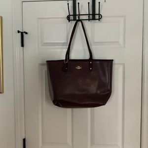 Coach woman’s tote bag minor scuff on 2 bottom corners